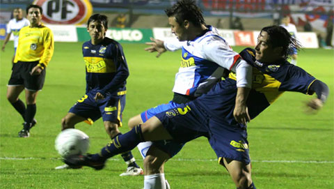 Everton y la UC protagonizaron un polémico partido 