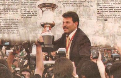 Imagen Errada: Reemplaze el Trofeo Nacional por la Copa Chile (?)